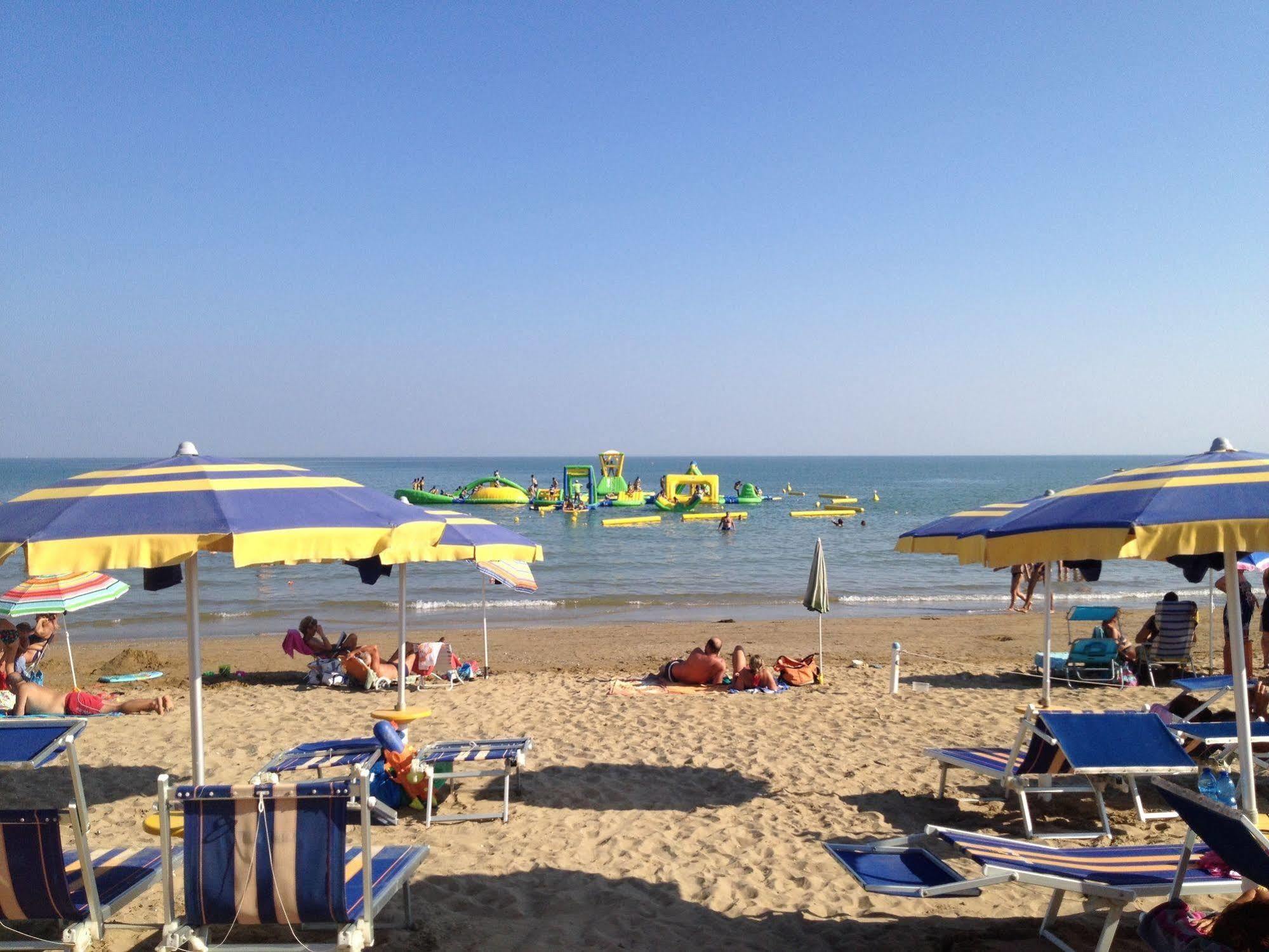 Camping Village Malibu Beach Лидо-ди-Езоло Экстерьер фото