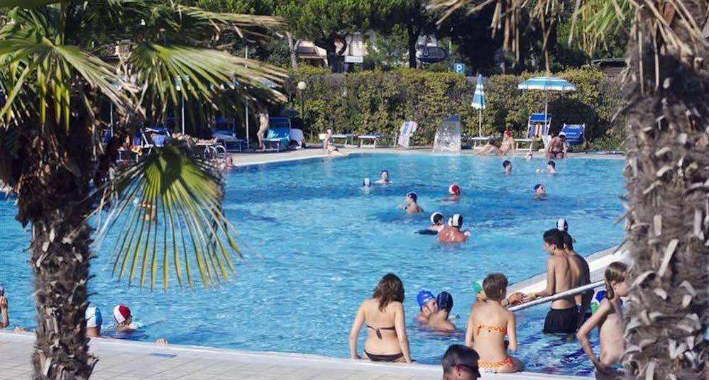 Camping Village Malibu Beach Лидо-ди-Езоло Экстерьер фото